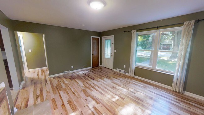 Building Photo - 2026 Ferdon Rd