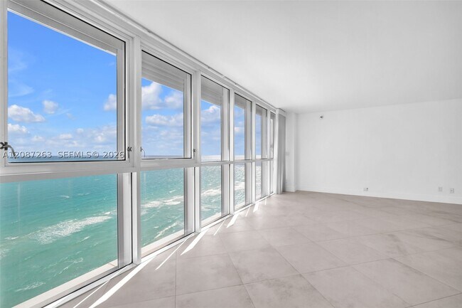 Foto del edificio - 16485 Collins Ave