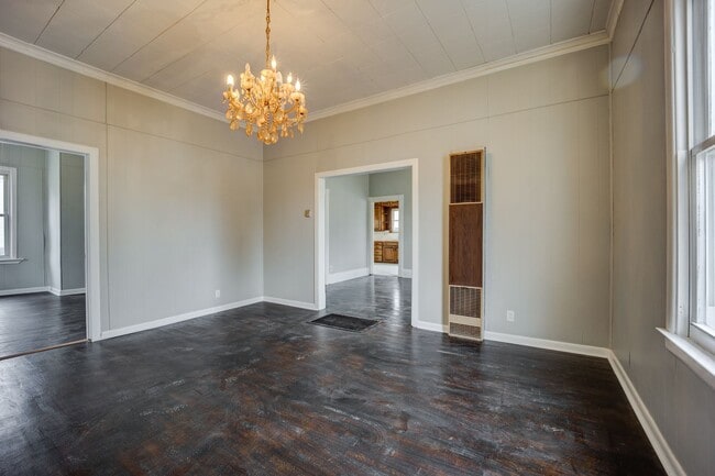 Building Photo - SF-025-800 South 19th Street House
