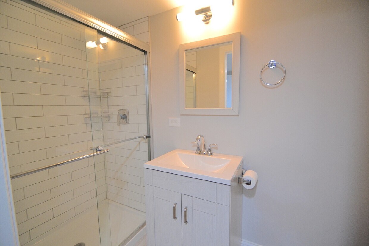 Building Photo - 436 Bromwich St SW