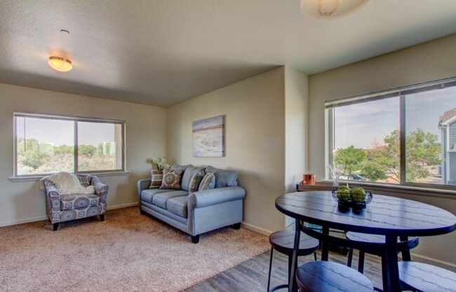 Foto del edificio - Fantastic 2 Bedroom Condo Avail 5/13