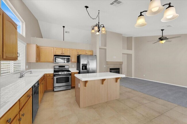 Building Photo - 1-Story, 3 bedroom pool home in Green Vall...