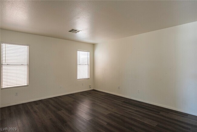 Foto del edificio - 4837 Sparkling Sky Ave