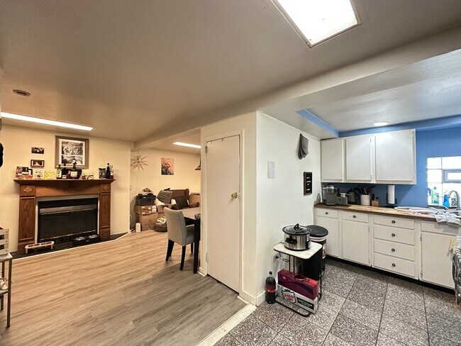 Foto del edificio - 2341 N Leavitt St