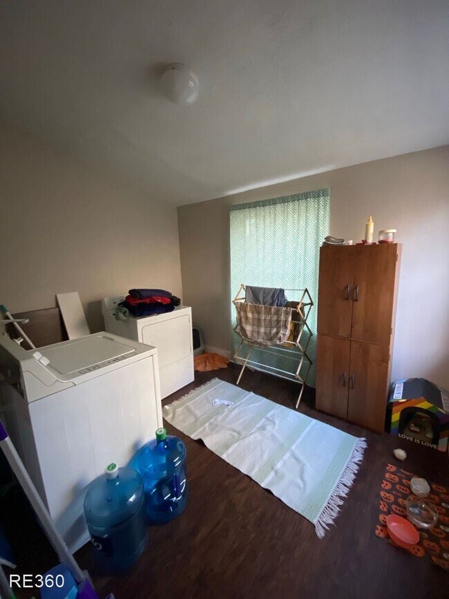 Building Photo - 3 br, 2.5 bath House - 210 Wilbert Street ...