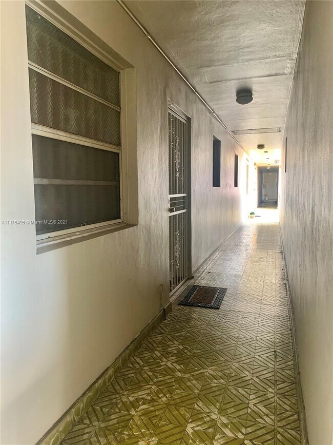 Foto del edificio - 1250 W 26th Pl