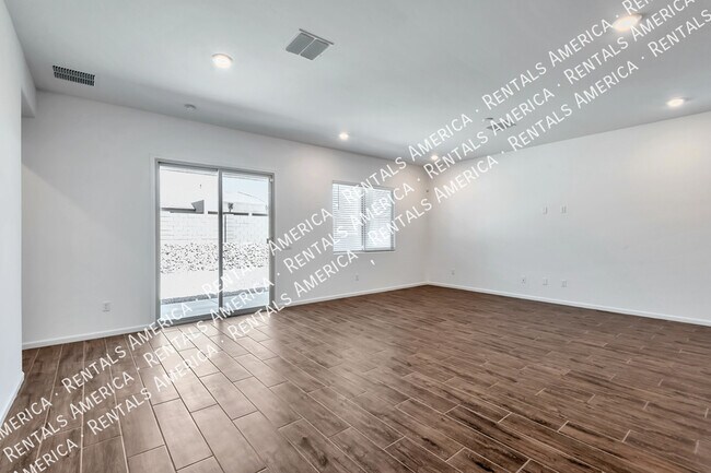 Foto del edificio - 10858 W Yates Ln