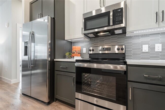 Foto del edificio - 2503 N Orange Blossom Trail