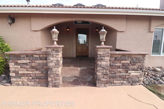 Foto del edificio - 3 br, 2.5 bath House - 3553 E Victoria Drive