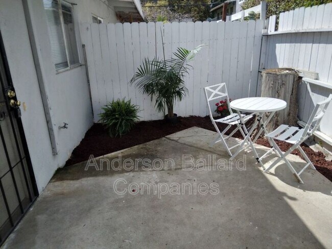 Building Photo - 7617 Comstock Ave