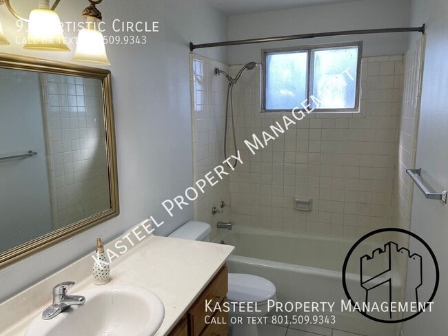 Building Photo - 911 Artistic Cir