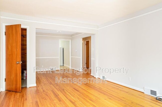 Photo - 1771 Harrodsburg Rd Apartment