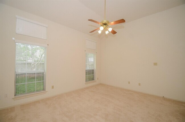 Foto del edificio - 14319 Whitlock Dr