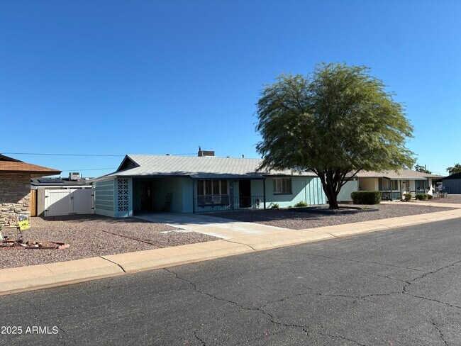 Building Photo - 10530 W Hope Dr