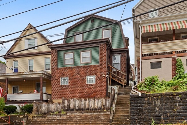 Building Photo - 542 2nd St