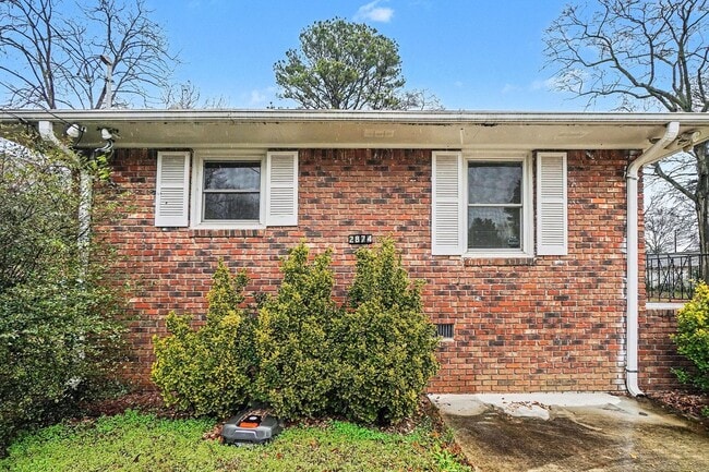 Photo - Nice 2BR/1BA Duplex in East Point! House