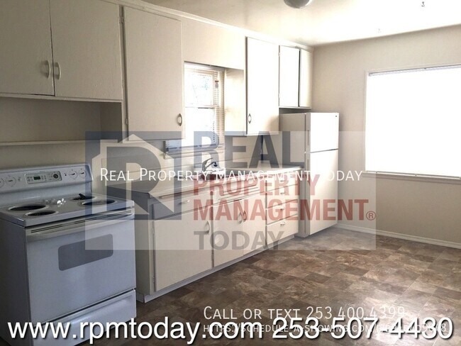 Building Photo - 8420 S Tacoma Way
