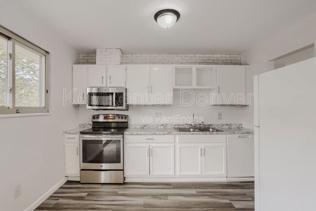 Building Photo - 949 Olathe St