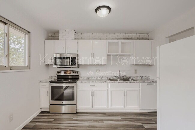 Foto del edificio - 949 Olathe St