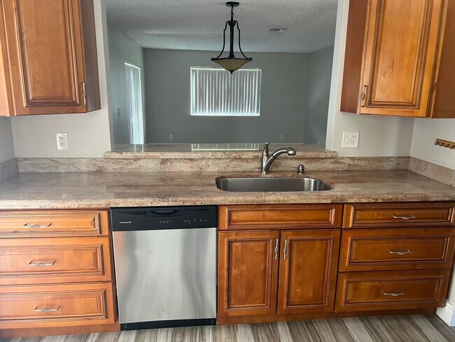 Building Photo - 14731 Wildflower Ln