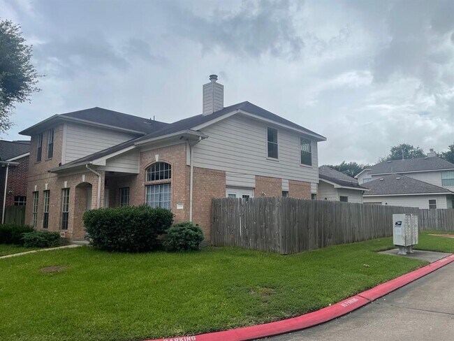 Foto del edificio - 4002 Timber Falls Ct
