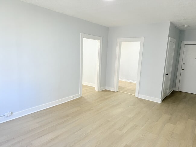 Building Photo - 277 Curry Ave