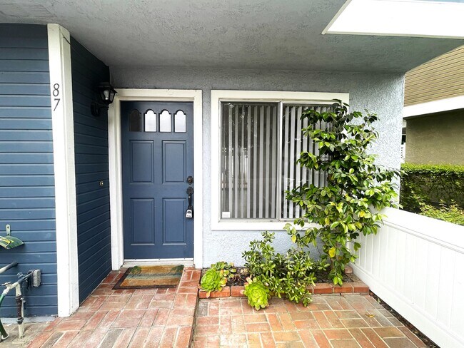 Building Photo - 87 Briarwood Ln