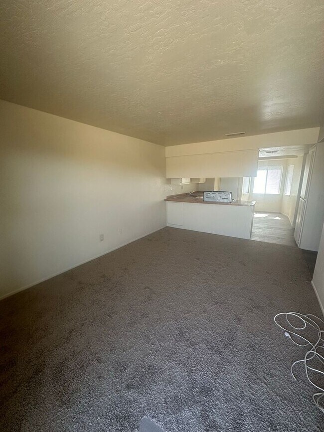 Foto del edificio - 21335 Bear Valley Rd