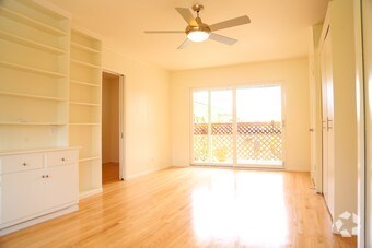 Primary Photo - 1266 N Laurel Ave