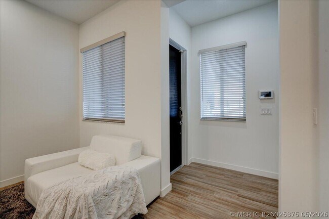 Foto del edificio - 1451 Pioneer Way