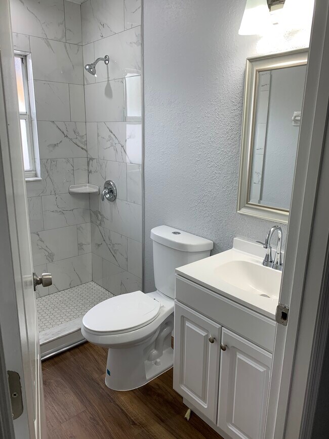Baño de invitados - 2505 W Aileen St