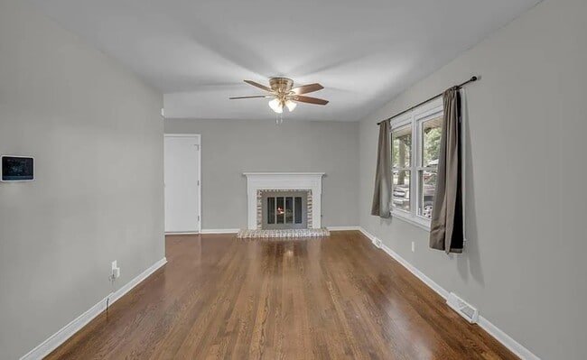 Foto del edificio - 13133 Sycamore Ave