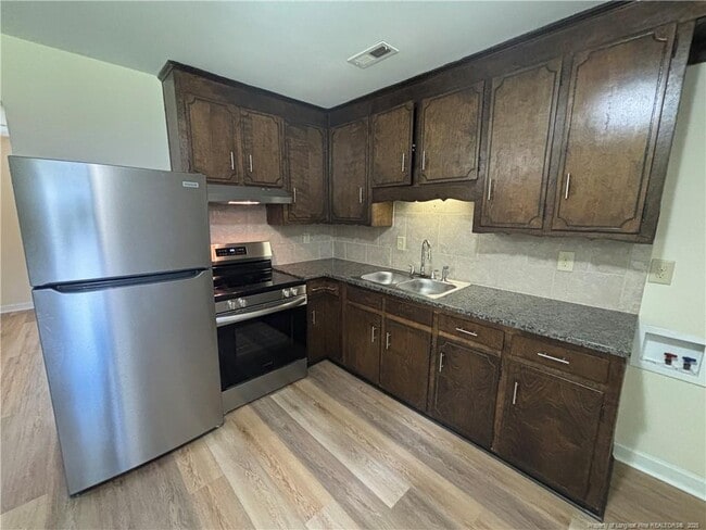 Building Photo - 214 Crabapple Cir