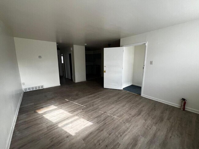 Foto del edificio - 4039 Balwynne Park Rd