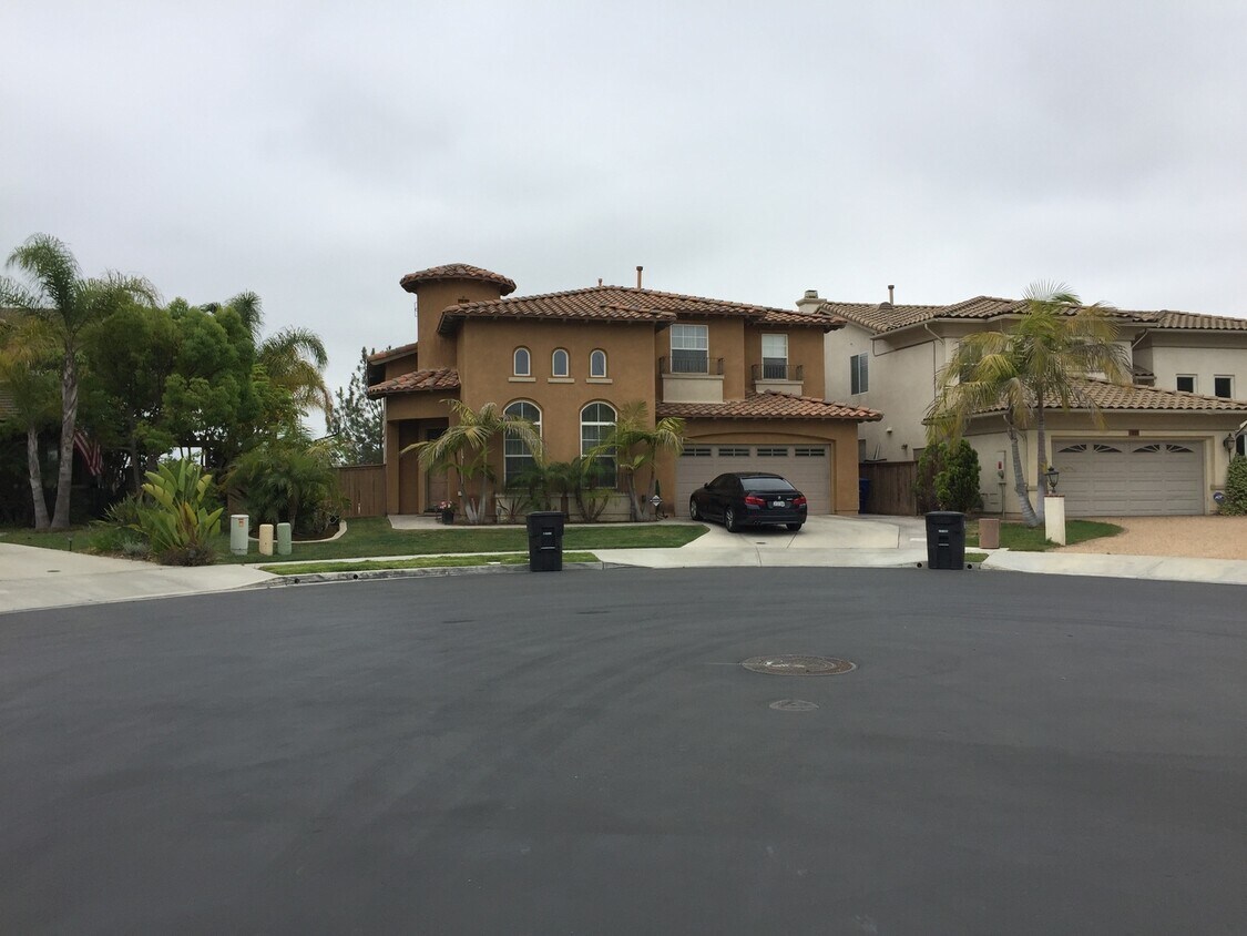 Primary Photo - Huge 2750 Sq. Ft. 5bedroom/3 Bath Gorgeous...