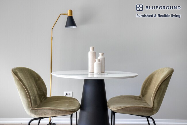 Foto del edificio - 200 E Illinois St