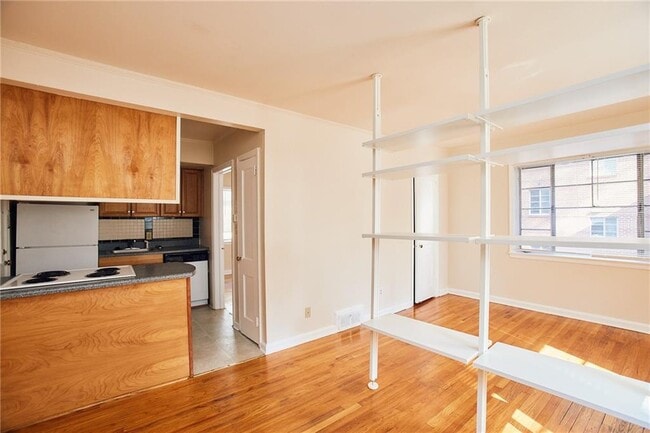 Building Photo - 1082 Briarcliff Rd NE