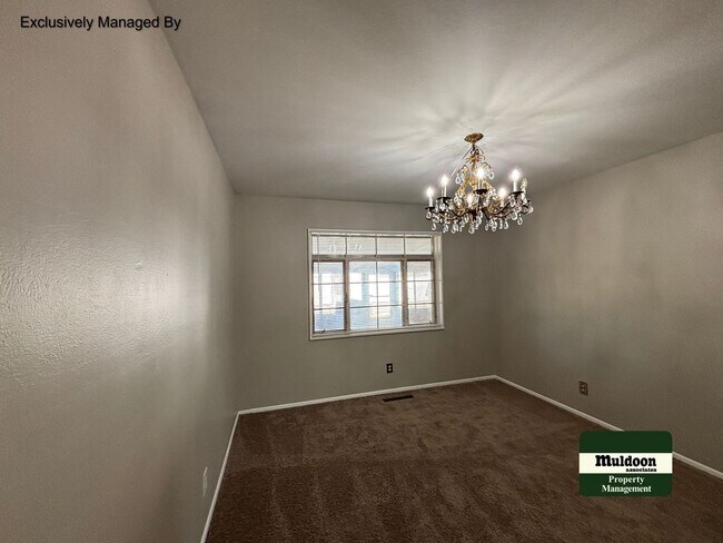 Foto del edificio - Available Now! Main Level Living, Close to Ft Carson. 1  pet large or small dog  ok