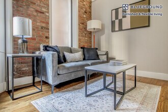 Building Photo - 246 Mott St