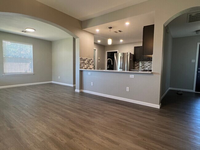 Building Photo - 1510 Primrose Trl