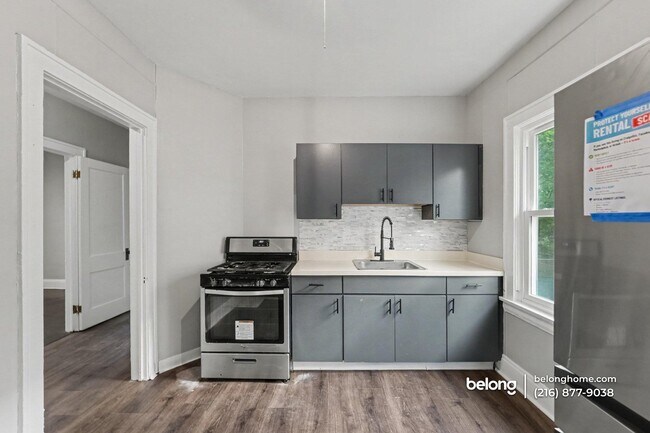 Foto del edificio - 3413 Beechwood Ave