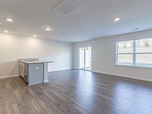 Building Photo - 1112 S Norwhich Ln