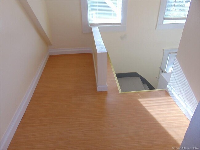 Building Photo - 30 Terrace Ave