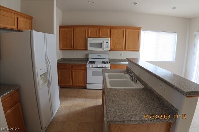 Building Photo - 2921 Mastercraft Ave