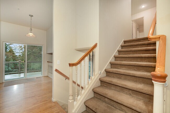 Building Photo - 2024 N 145th St