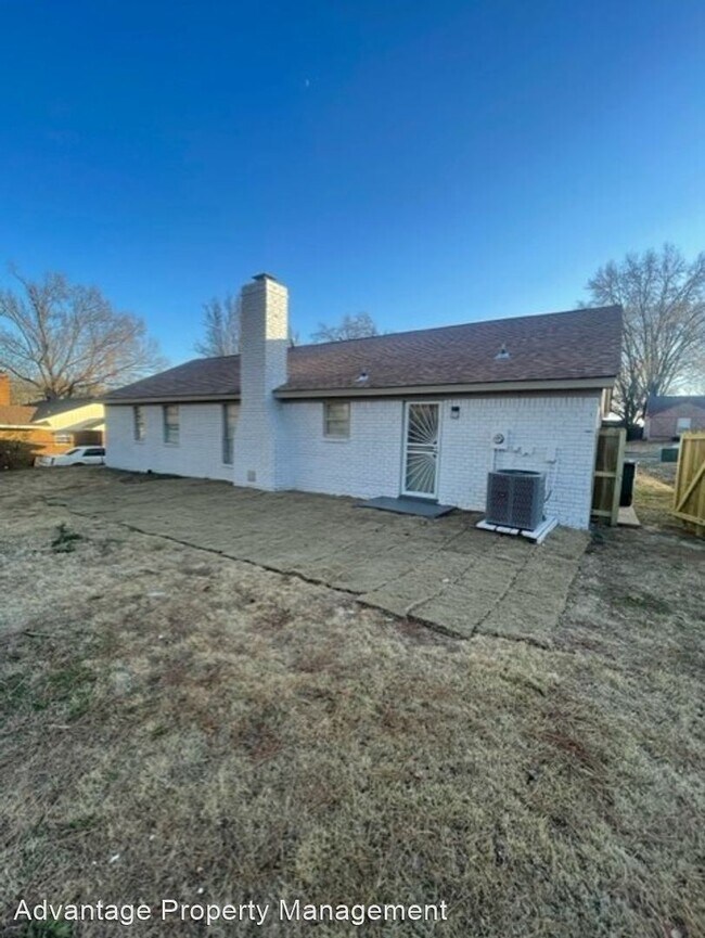 Building Photo - 3 br, 1.5 bath House - 3798 Wychemere Dr.