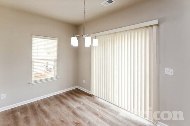 Building Photo - 205 Spring Knoll Dr