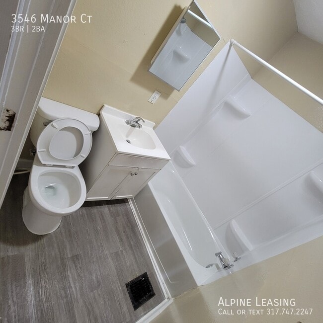 Building Photo - 3546 Manor Ct
