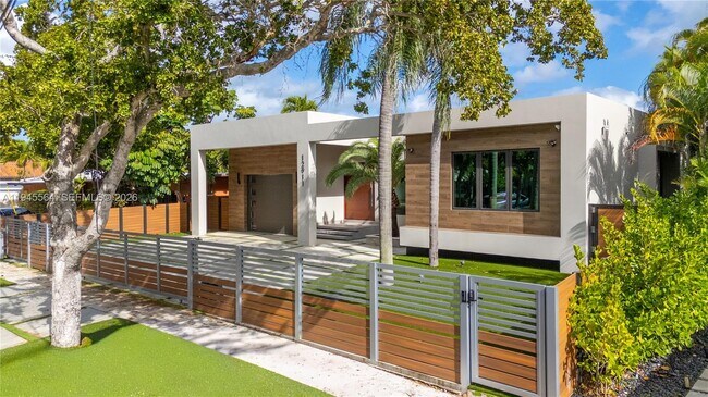 Foto del edificio - 12911 Oleander Rd