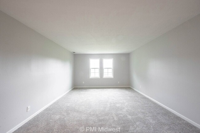 Building Photo - "Charming & Spacious 2-Bedroom Haven in Sh...